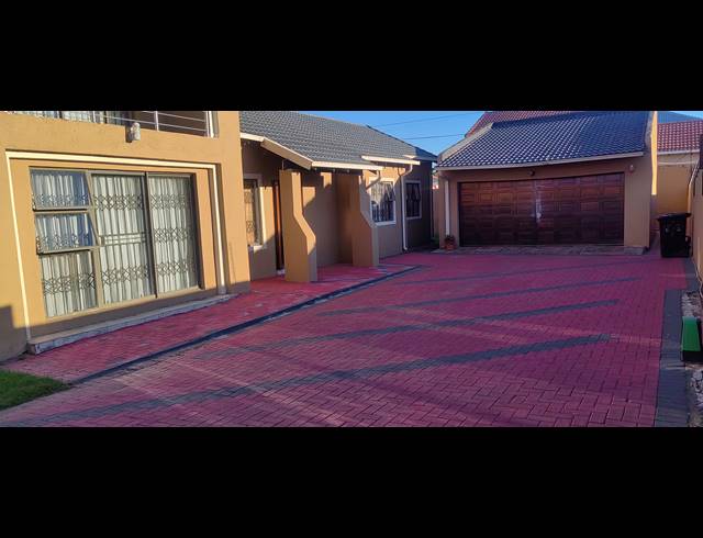 3 BEDROOM HOUSE FOR SALE IN ORMONDE